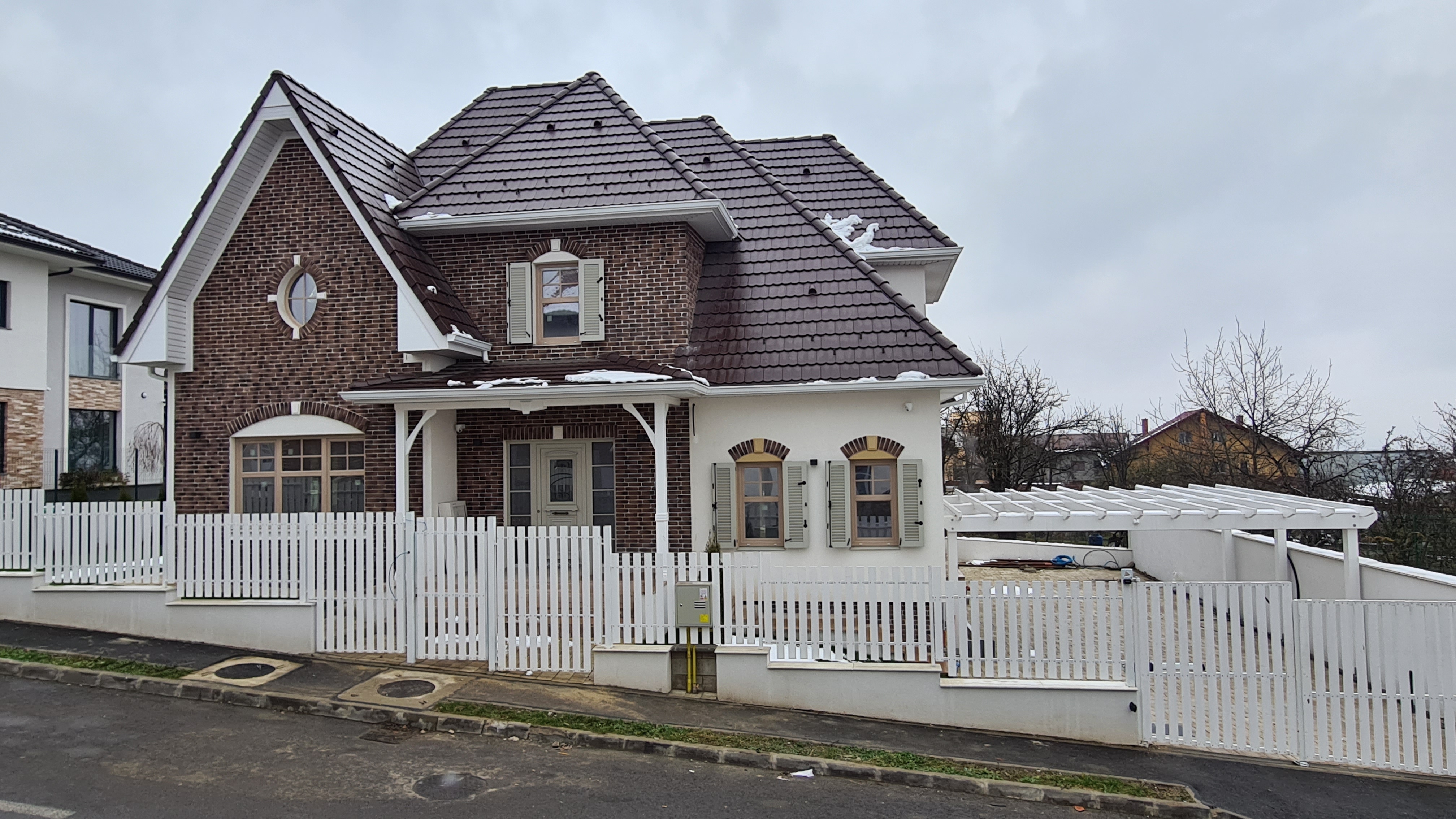 Design remarcabil și poziționare exclusivistă